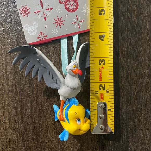 Flounder and Scuttle Ornament - Picture 4 of 6